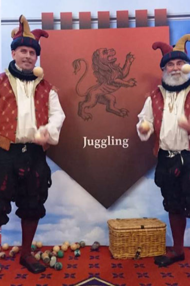 Juggling teaching in a circus skills workshop